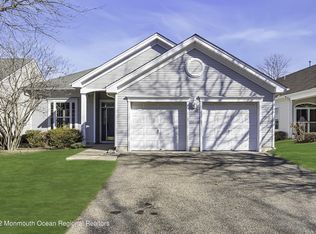 14 Bellflower Dr, Lakewood, NJ