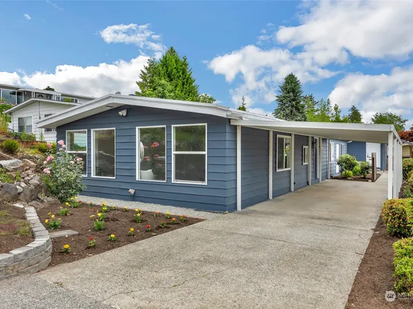 17042 Woodcrest Drive NE, Bothell, WA 98011