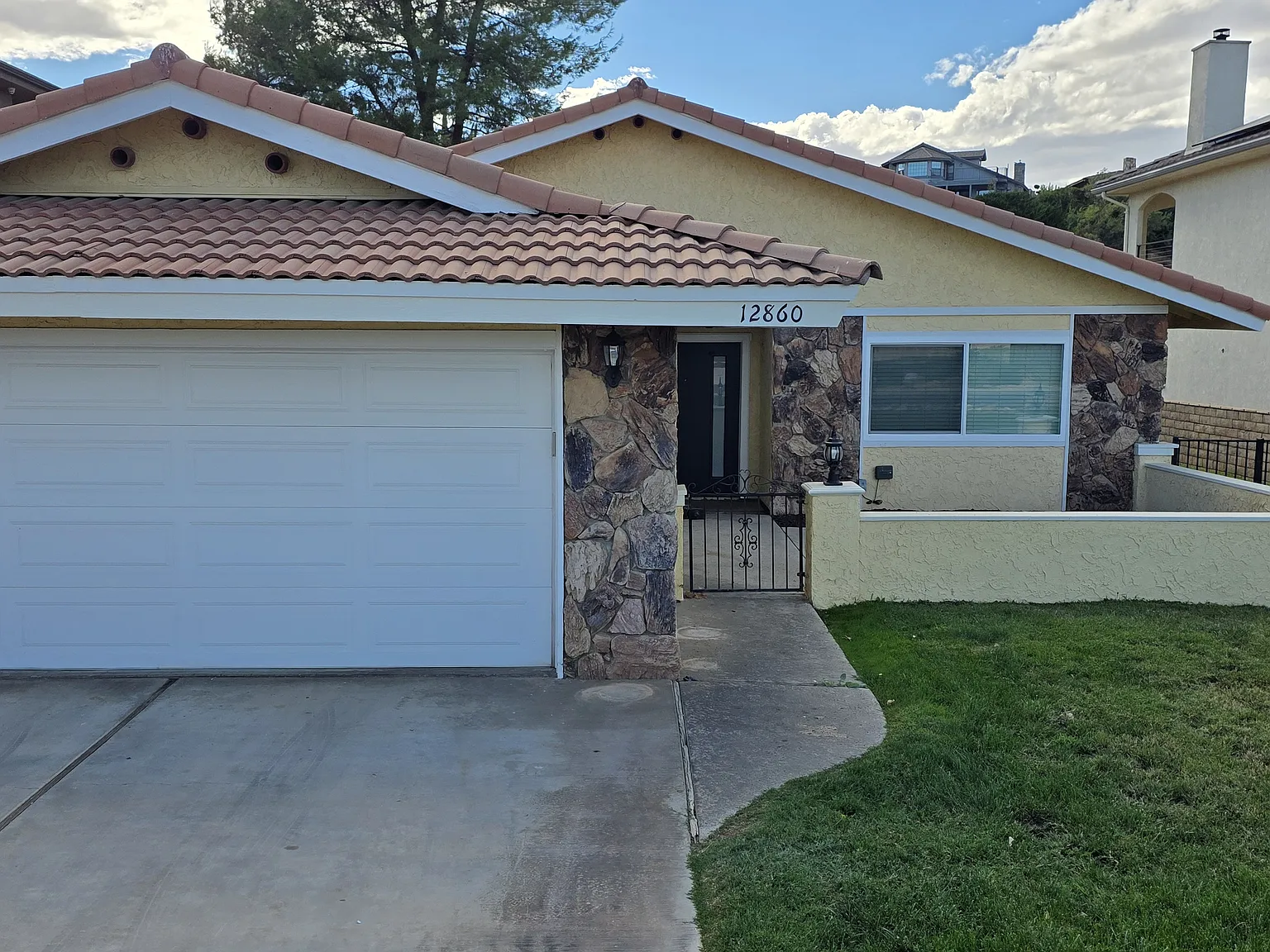 Golf Course Dr, Victorville — Photo 1