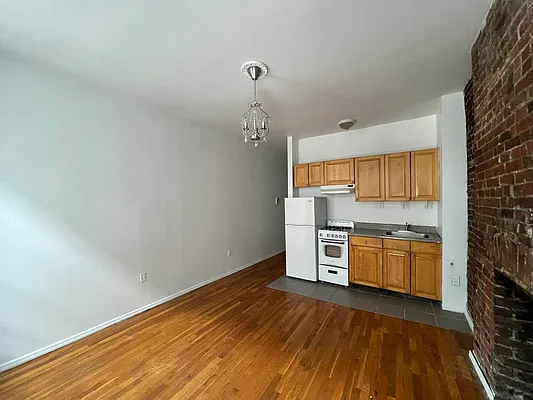 Rented by Crosstown Apartments NYC | media 3