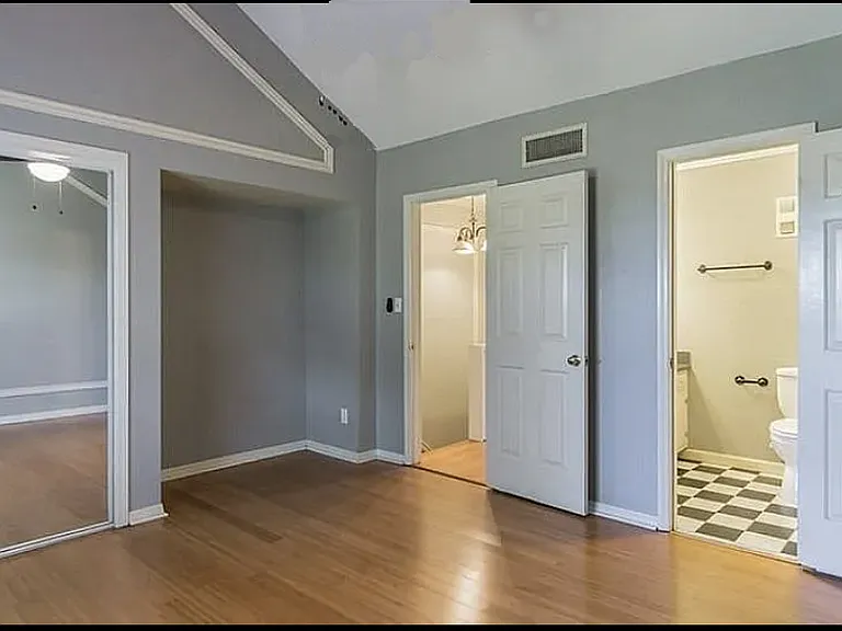 1226 Villa Ln #R200 — Photo 6