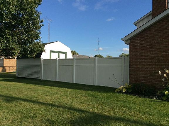 2nd image of 1399 Oaktree Dr