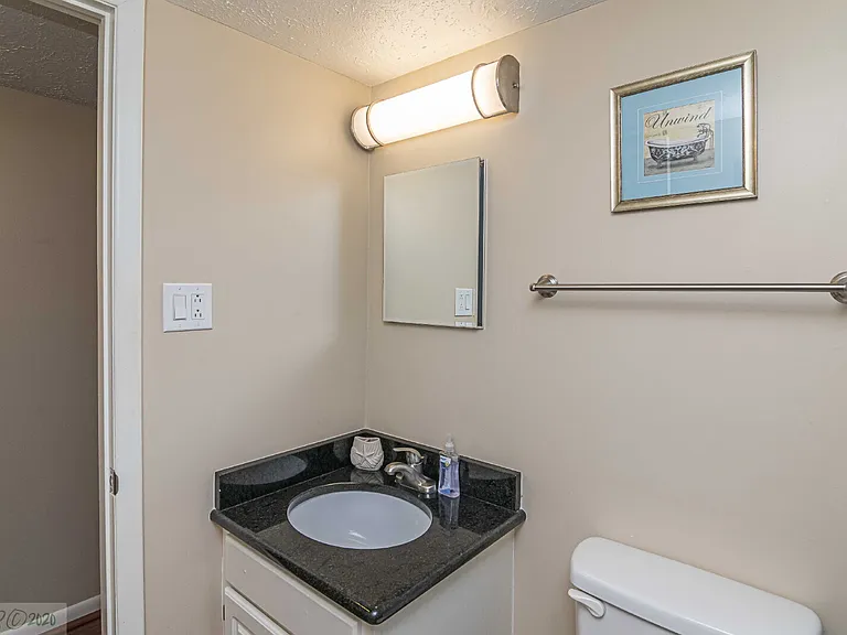 103 E Lockhaven Dr #D — Photo 4