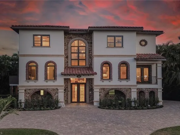 200 S Golf DR, NAPLES, FL 34102