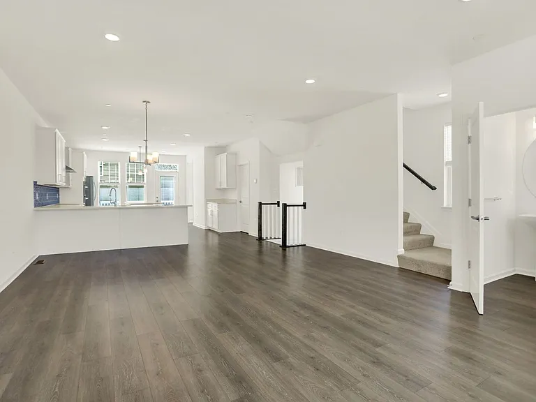11301 Carobel Ct — Photo 10
