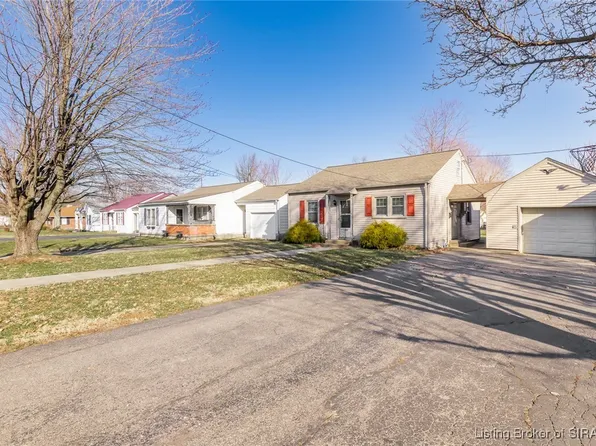 1030 W Vest Street, Scottsburg, IN 47170