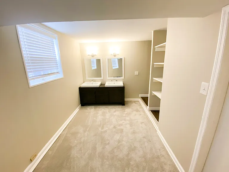 872 Summerville Dr — Photo 18