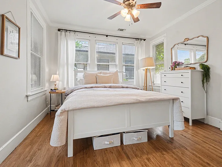 6000 Velasco Ave #A — Photo 11