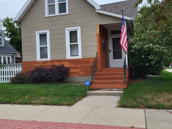 1035 E Walnut St, Green Bay, WI 54301