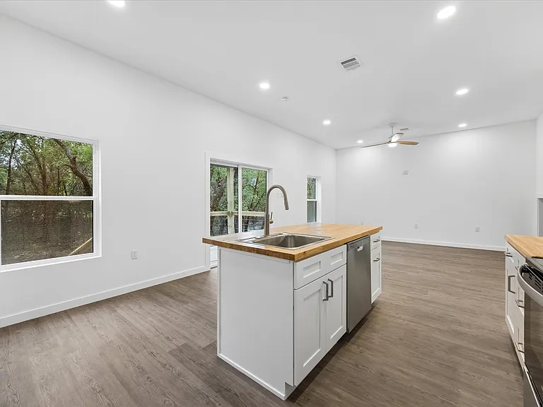 26 Wood Glen Dr — Photo 4