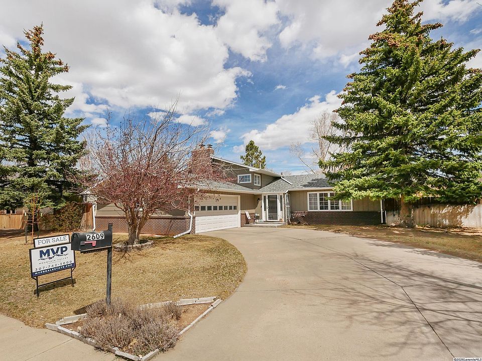 1st image of 2609 Overland Rd