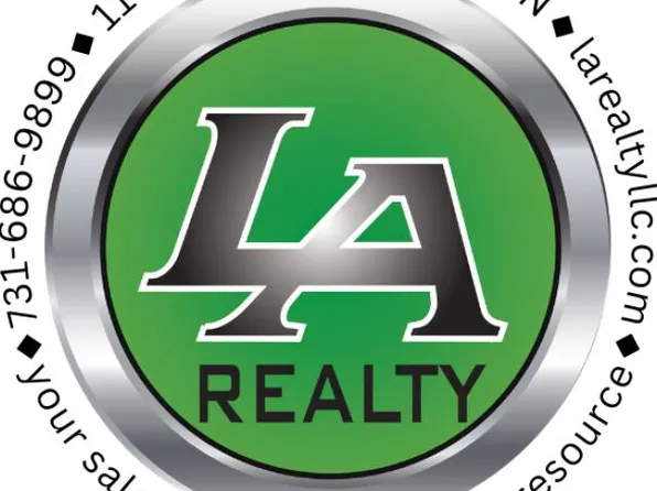 210 W 5th St, Trenton, TN 38382