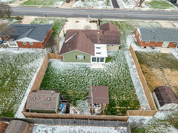 5th image of 305 S Vandemark Rd