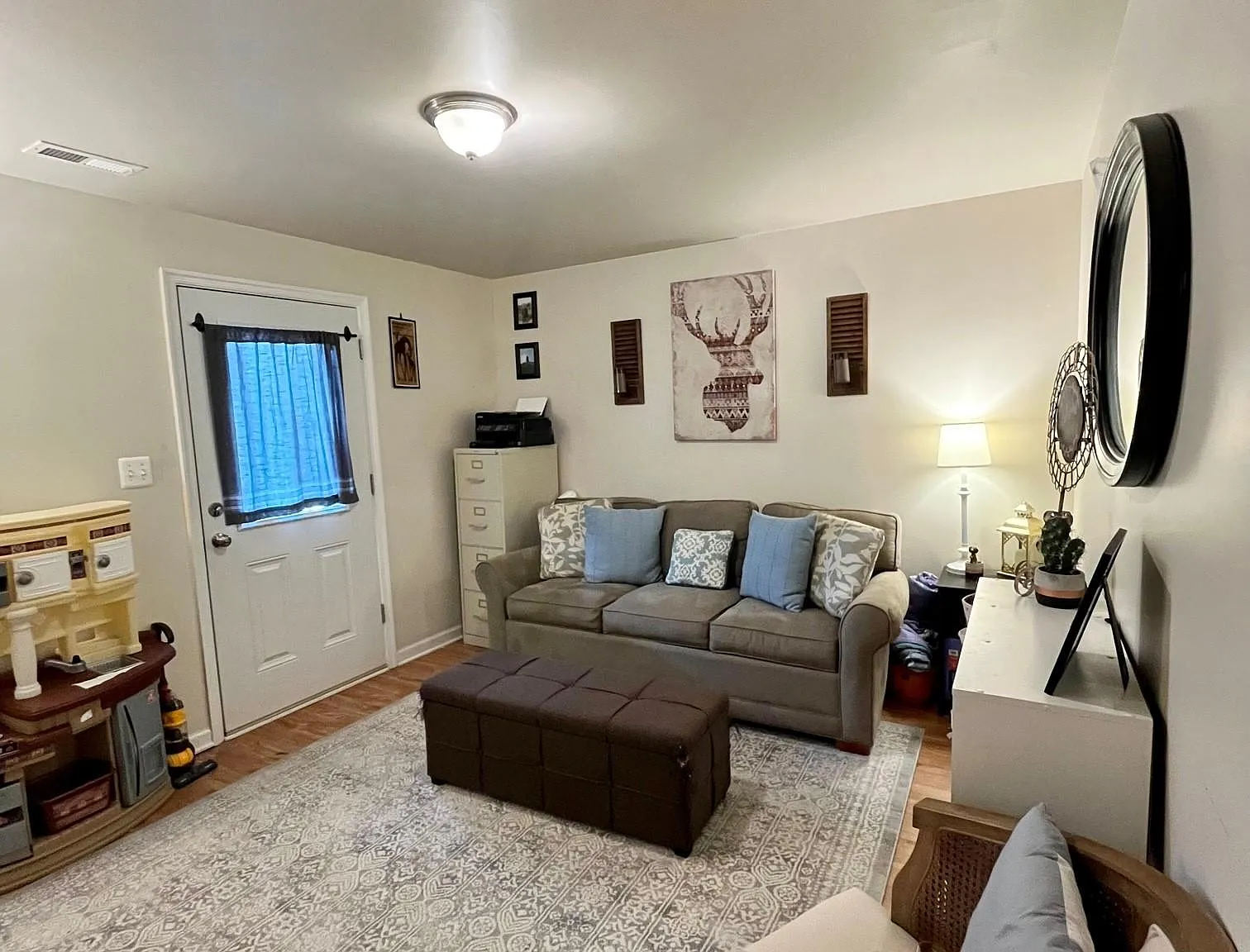 3 bed, 1640 sqft, $2,100 — Photo 4