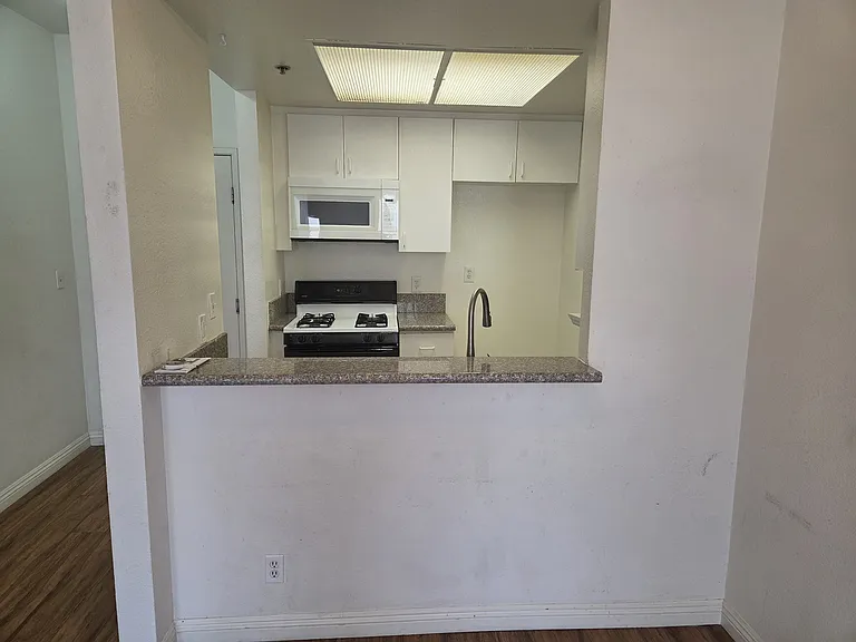 19350 Sherman Way #334 — Photo 2