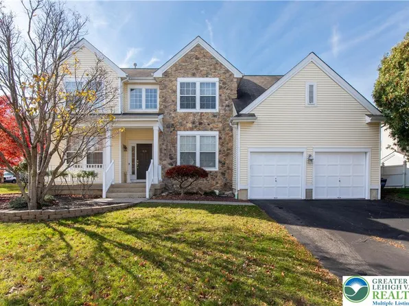 958 Little Cedar Ct S, Allentown, PA 18104