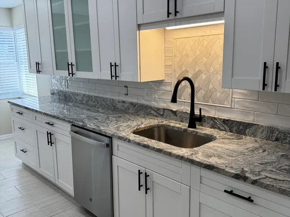 1039 Woodbrook Dr S, Largo, FL 33770