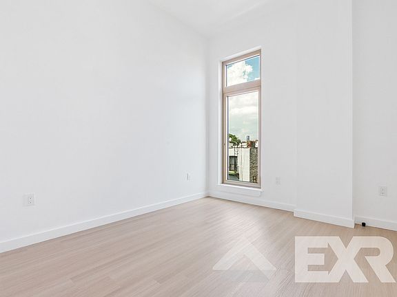 5th image of 33 4th St #707