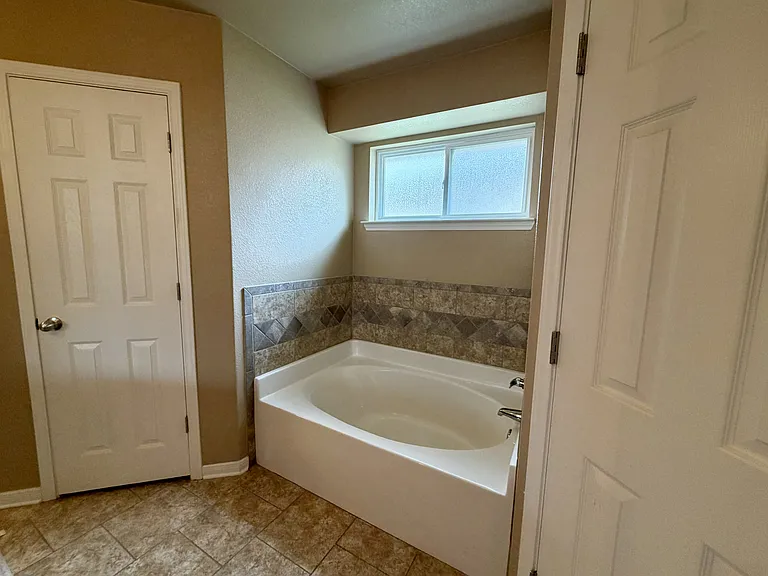 206 Dober St — Photo 18