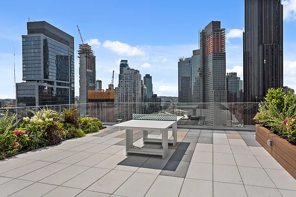 Rented by BH Brokerage Group | media 30