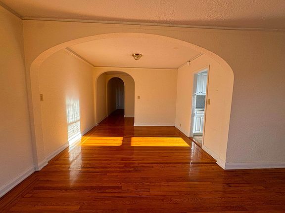 4th image of 3103 Fairfield Ave APT 2A