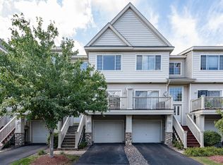 2315 Eagle Trace Ln, Woodbury, MN 55129