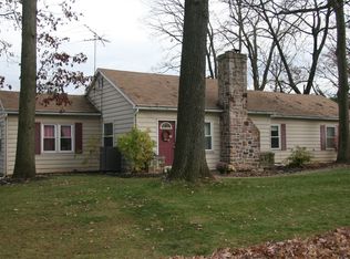 4120 Hampshire Ct, Allentown, PA 18104