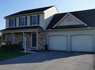 386 Lynne Dr, Mount Wolf, PA 17347