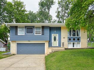 8501 Ridgemont Dr, Urbandale, IA 50322