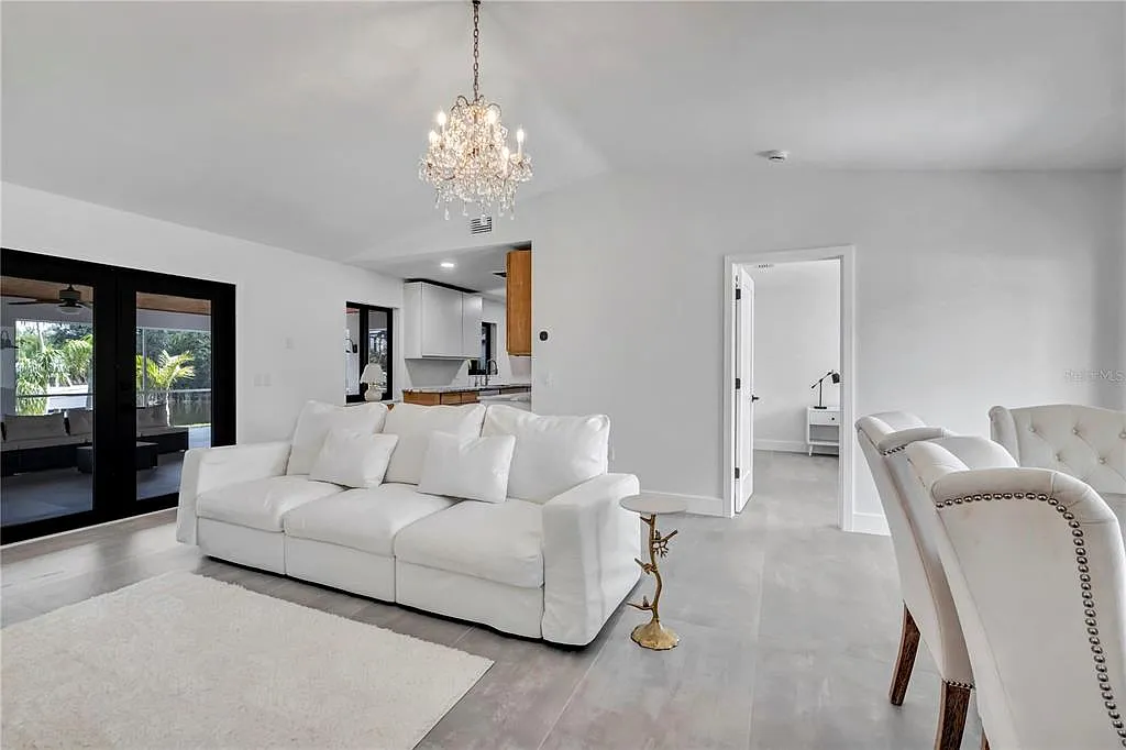 2 bed, 2.0 bath, 1058 sqft, $3,300 — Photo 3