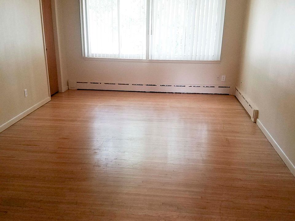 2nd image of 1020 5th St S