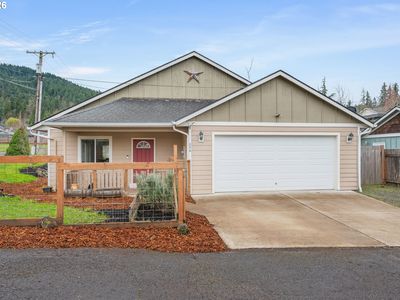 246 S 70th St, Springfield, OR, 97478