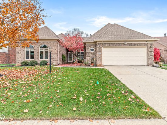 11697 Lake Forest Pkwy, Carmel, IN 46033