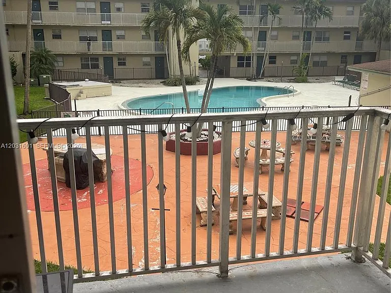 7505 SW 82nd St #212 — Photo 16