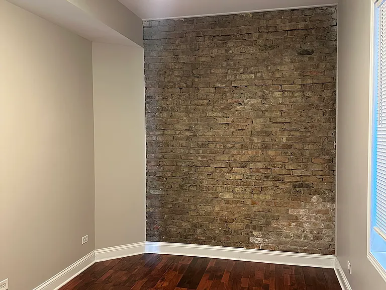 4202 N Saint Louis Ave #1 — Photo 5