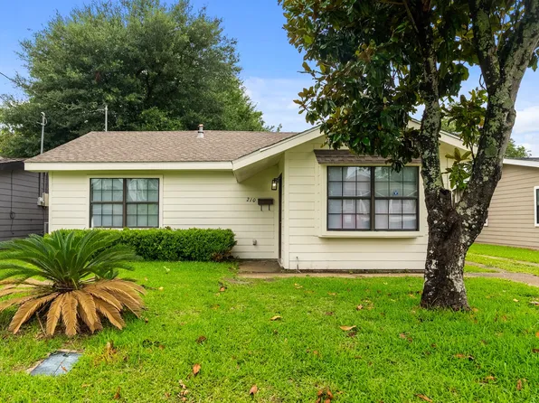 210 Gelpi Dr, Lake Charles, LA 70615