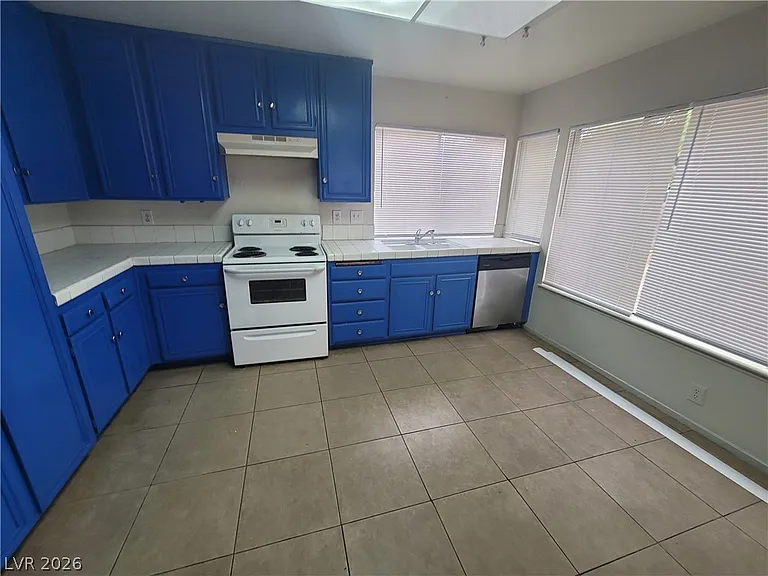4760 Woodridge Rd — Photo 39
