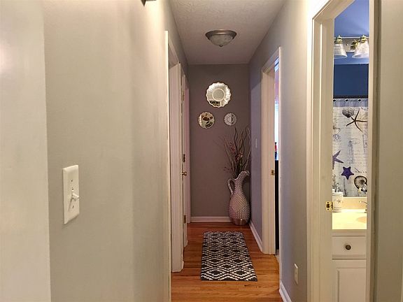5th image of 135 Lost River Ln