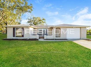 9845 Lake Chrise Ln, Port Richey, FL 34668