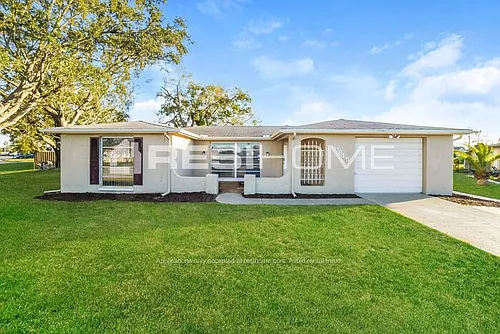 9845 Lake Chrise Ln Photo 1