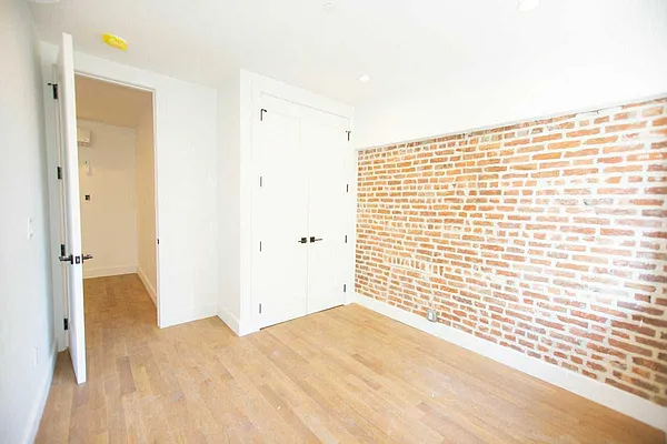 Rented by Venn NY Inc | media 9