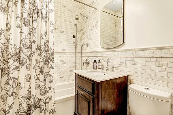 Sold by Christie's International R.E. North Jersey, Inc. | media 10