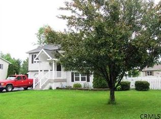 34 Magnolia Cir, Ravena, NY 12143