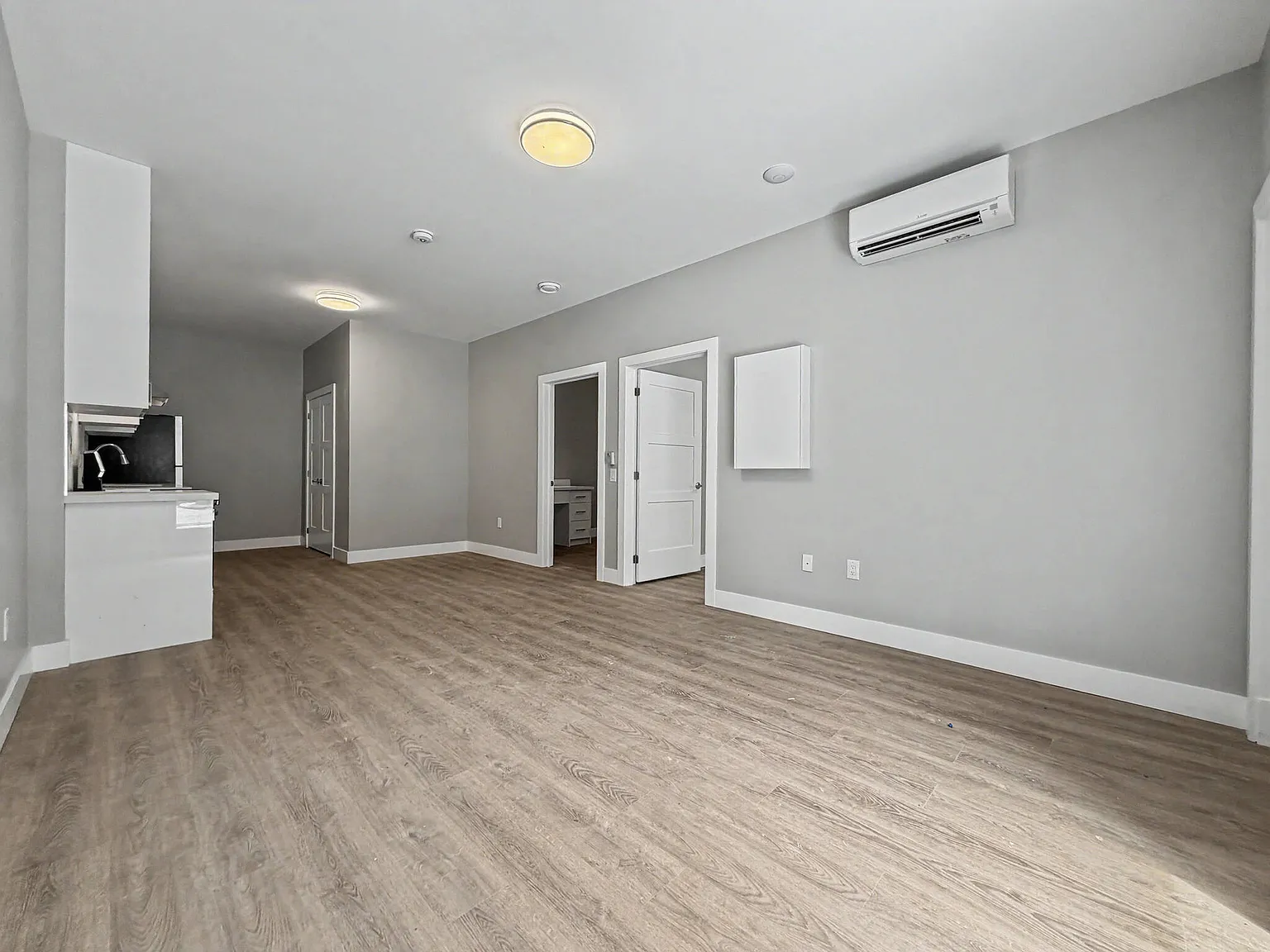 Unit 4- 199 Pine Street Tay Ontario L0K 2C0 — Photo 2
