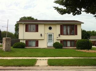 6405 N 104th St, Milwaukee, WI 53224