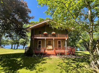 462 Lake Shore Dr, Boswell, PA 15531