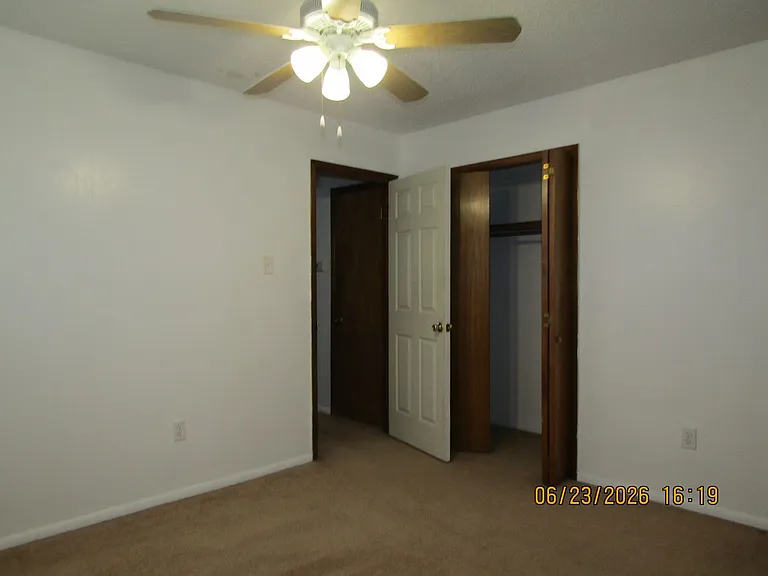 147 NE Dunlop St — Photo 8