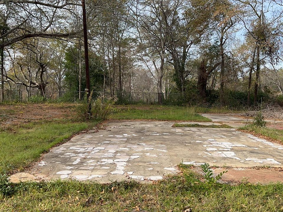 2nd image of 720 Martin Luther King Dr