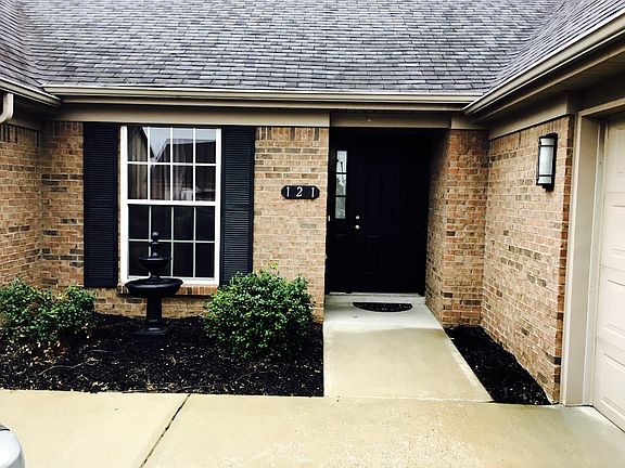 2nd image of 121 Cambridge Dr