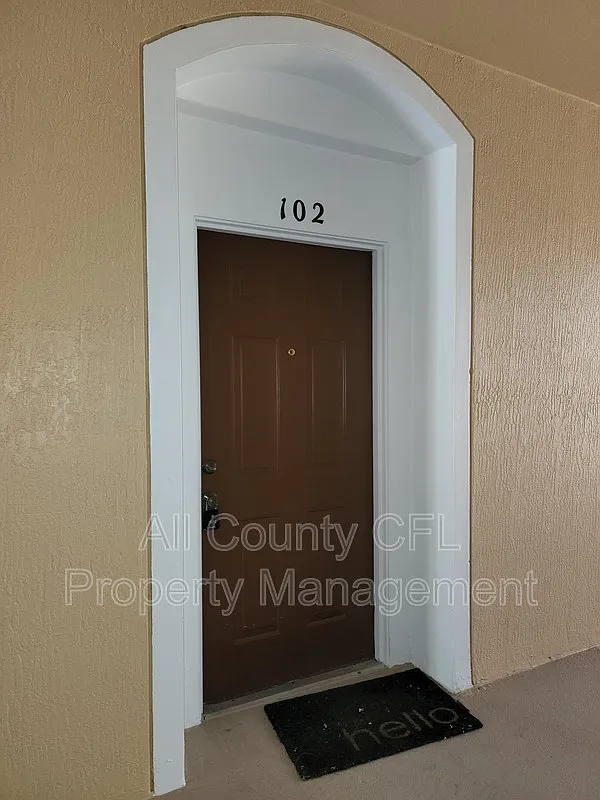 Building Photo - 6100 Stevenson Dr #102